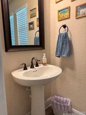 $2,500 | 8603 Phoenix Avenue, Universal City, TX 78148