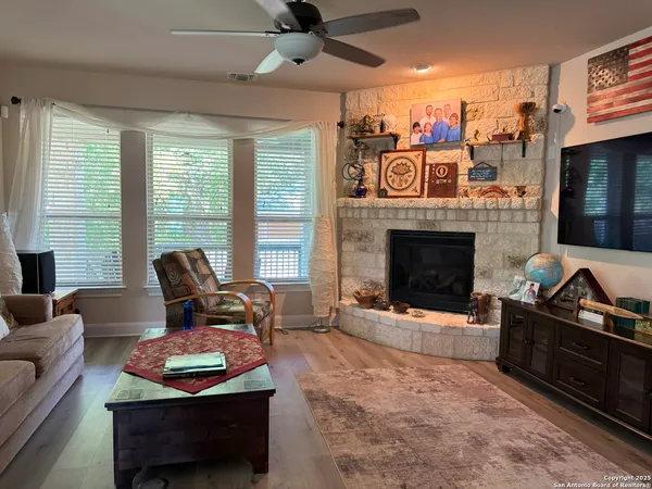 $2,500 | 8603 Phoenix Avenue, Universal City, TX 78148