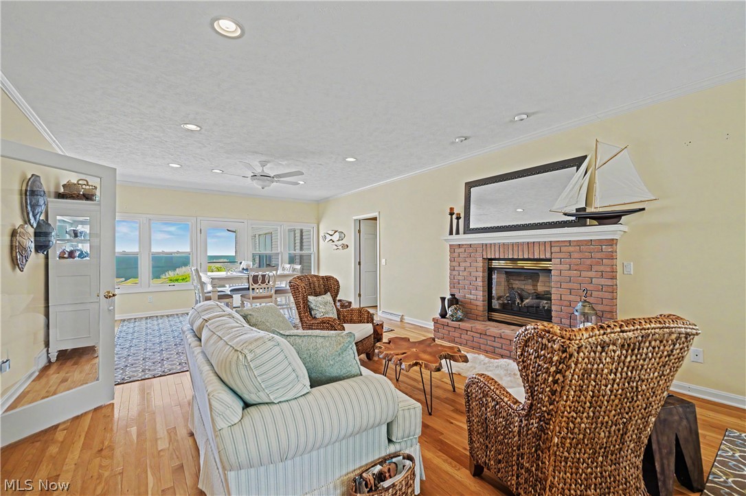 1300 Lake Road Conneaut, OH 44030 - Photo 19 of 45 East wing family room