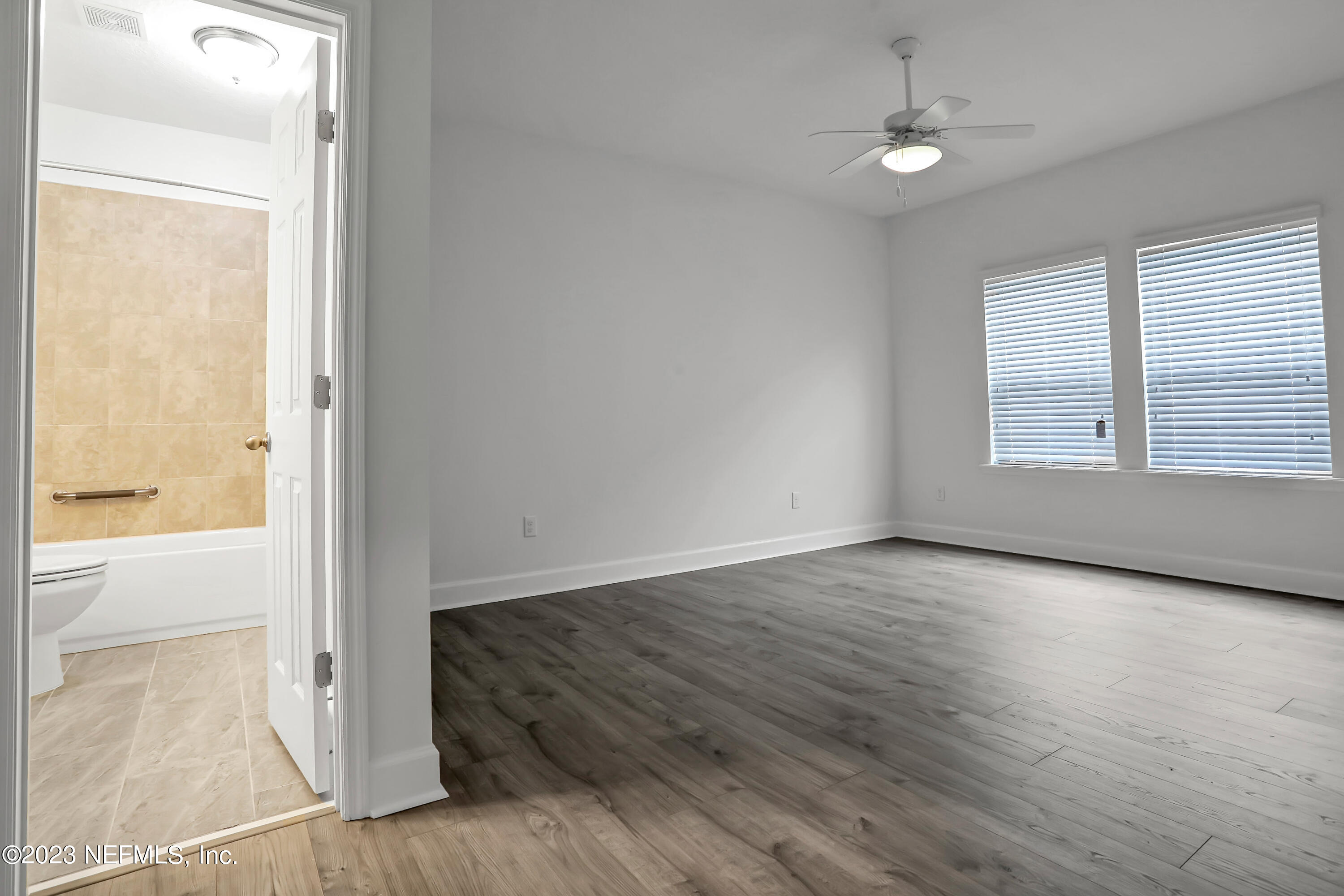 3590 Crossview Drive Jacksonville, FL 32224 - Photo 26 of 36 573A6633