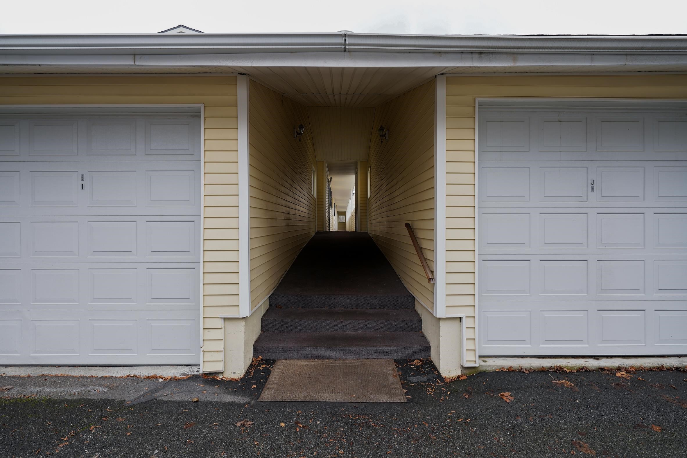 222 North Hutchinson Road, Unit 204 Spokane Valley, WA 99212 - Photo 20 of 33