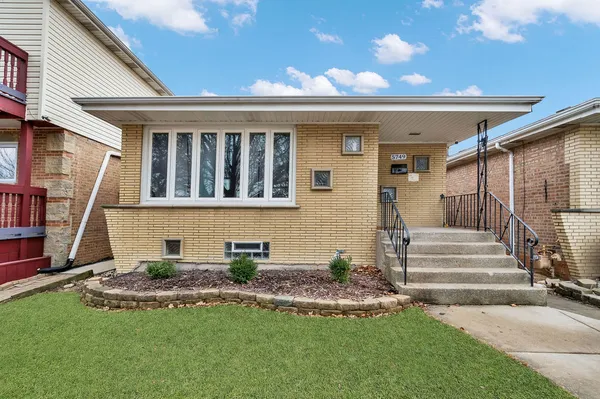 $419,900 | 5749 West 63rd Place, Chicago, IL 60638