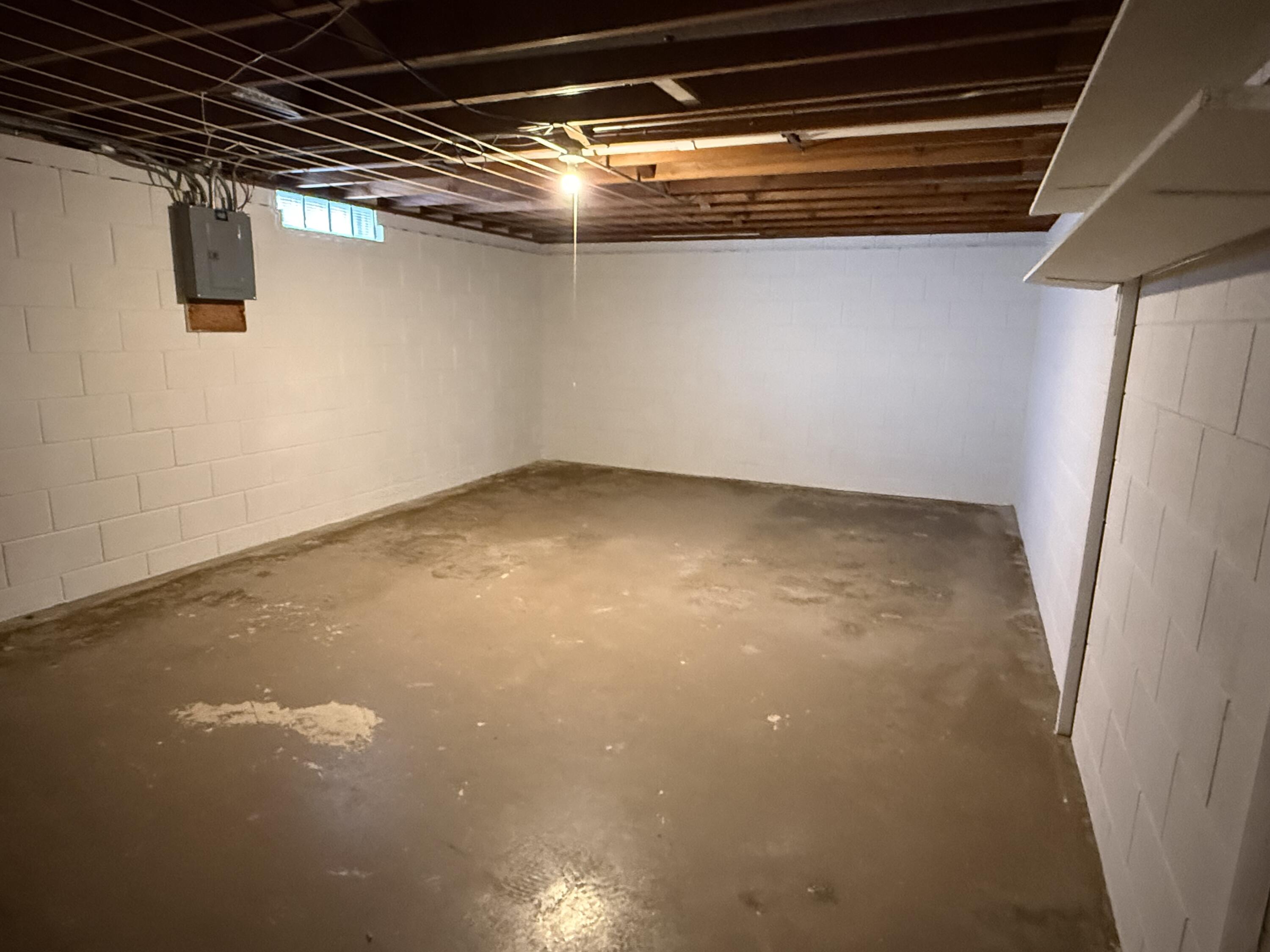 1706 George Street Manitowoc, WI 54220 - Photo 17 of 24 18 rec room