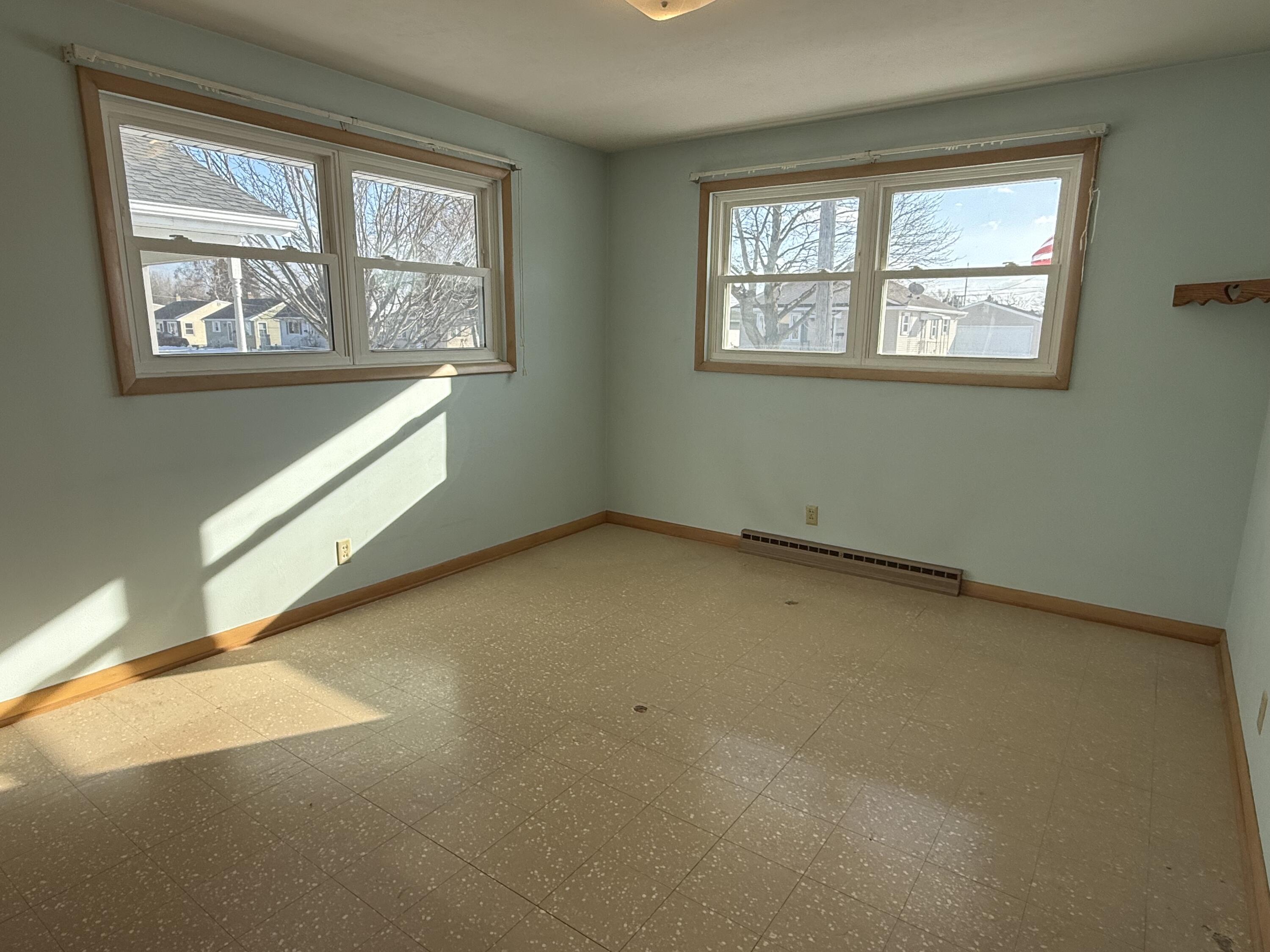 1706 George Street Manitowoc, WI 54220 - Photo 7 of 24 8 bedroom 1