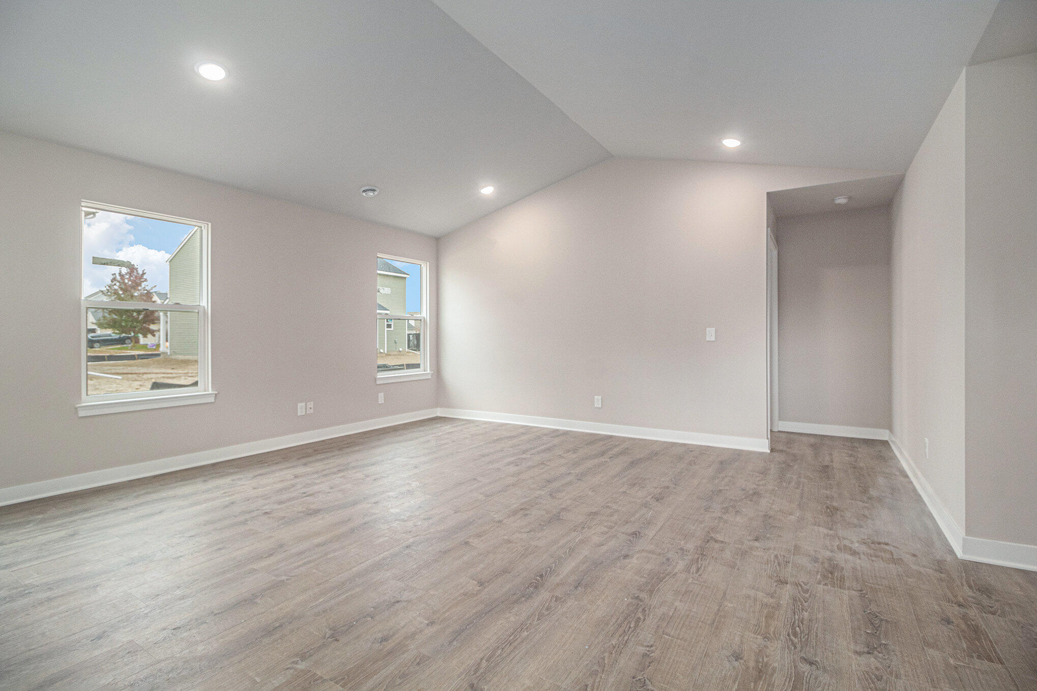 775 Reagan Lane Milan, MI 48160 - Photo 5 of 28 007_img_0277-3_735