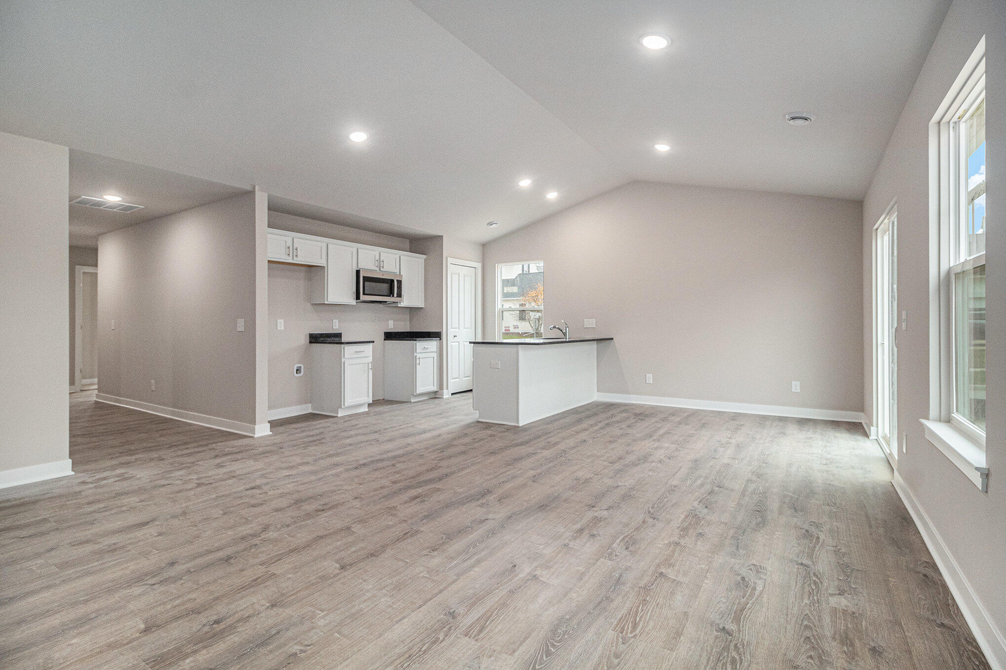 775 Reagan Lane Milan, MI 48160 - Photo 6 of 28 008_img_0273-2_311