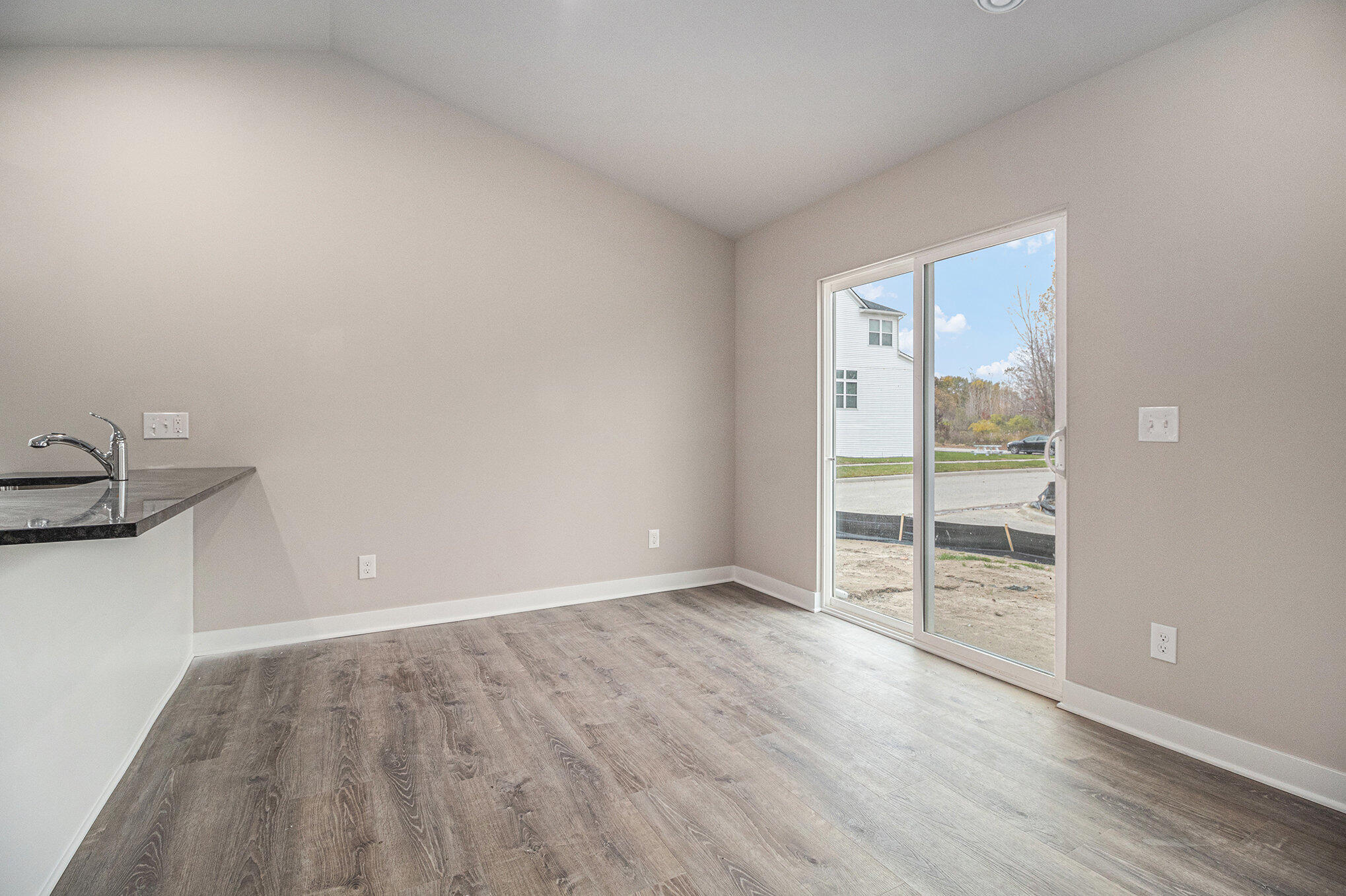 775 Reagan Lane Milan, MI 48160 - Photo 9 of 28 011_img_0269_216