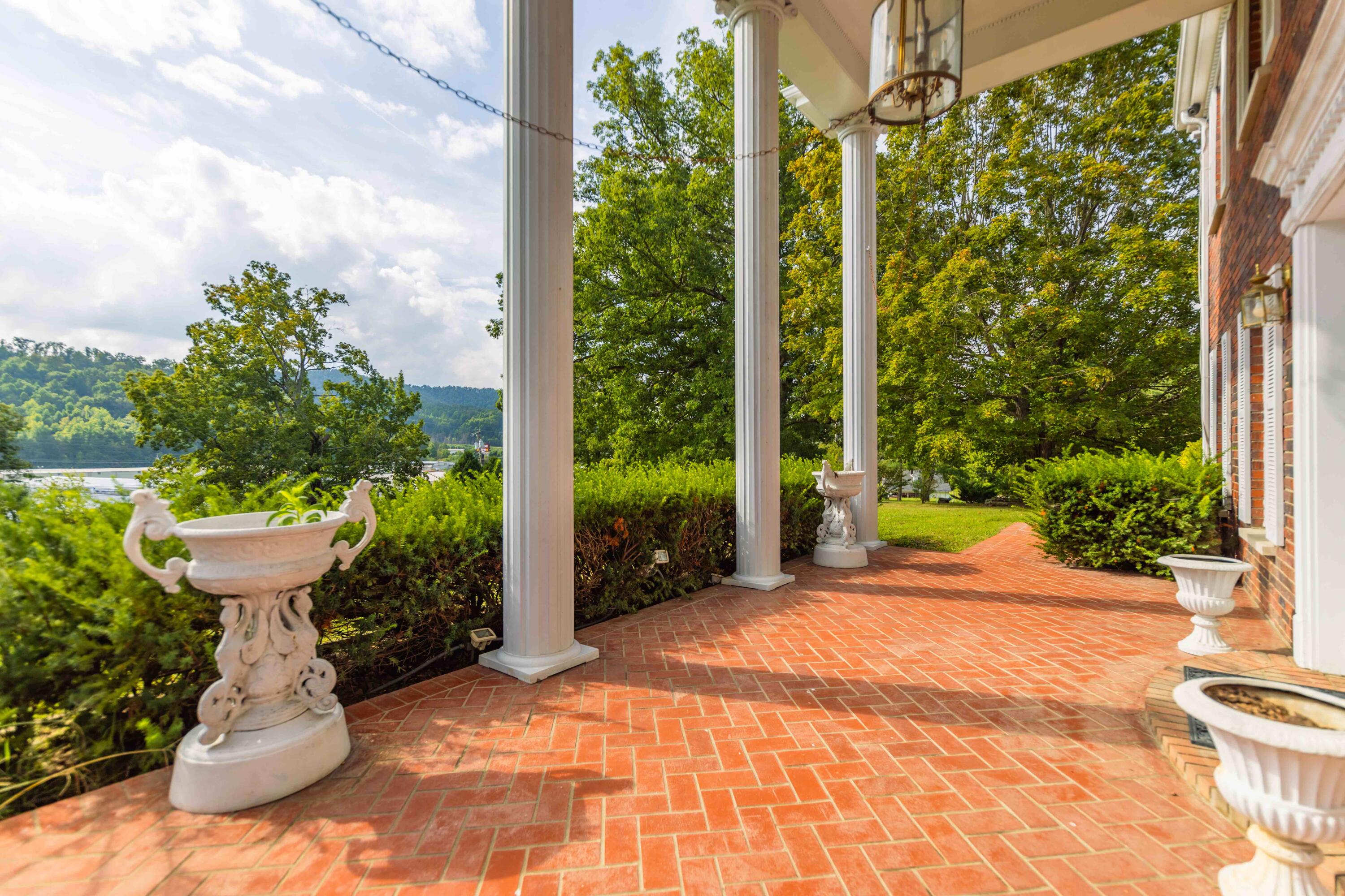 100 Rabran Avenue Corbin, KY 40701 - Photo 19 of 72 House Front Porch 1