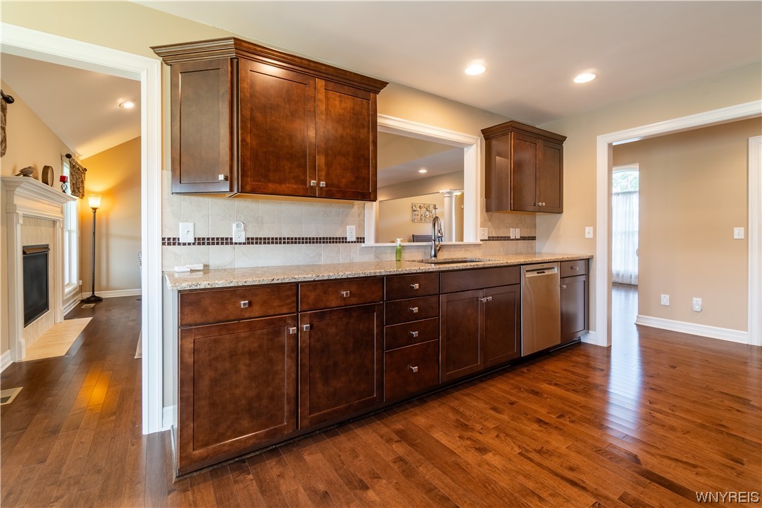 58 Chestnut Corner Lancaster, NY 14086 - Photo 11 of 41 Kitchen