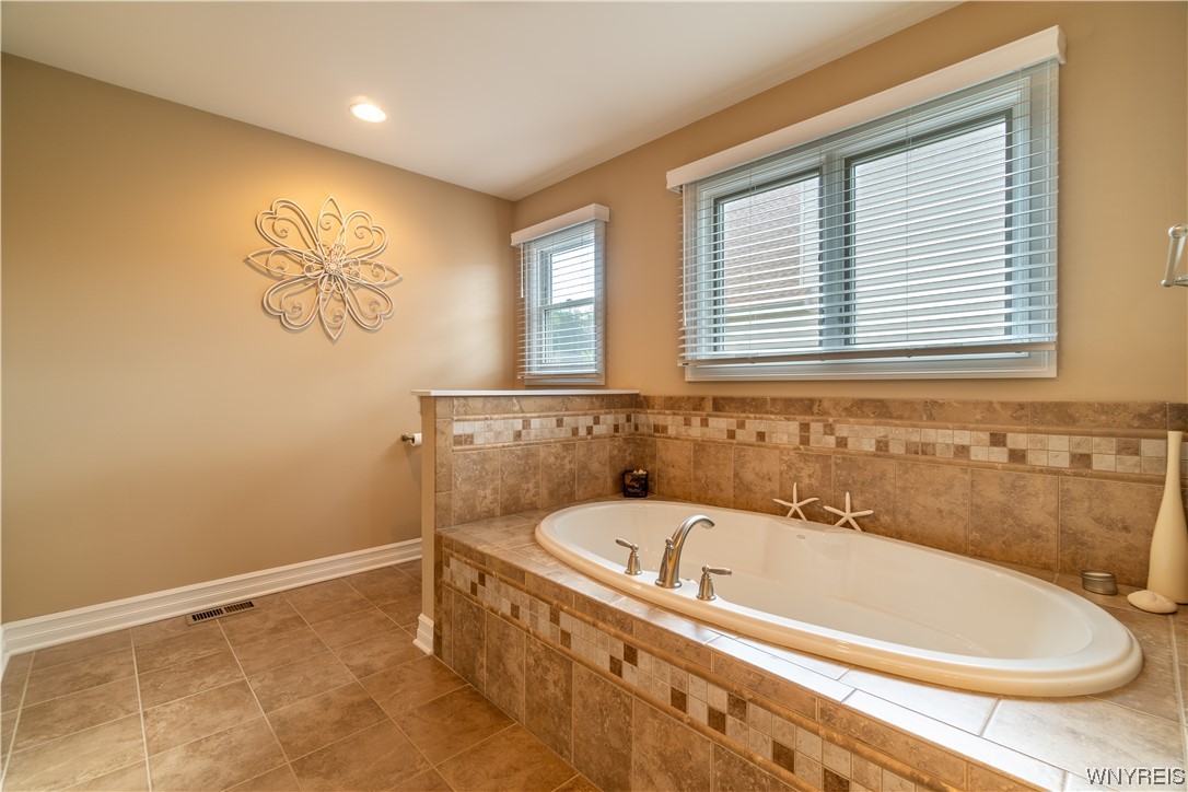 58 Chestnut Corner Lancaster, NY 14086 - Photo 21 of 41