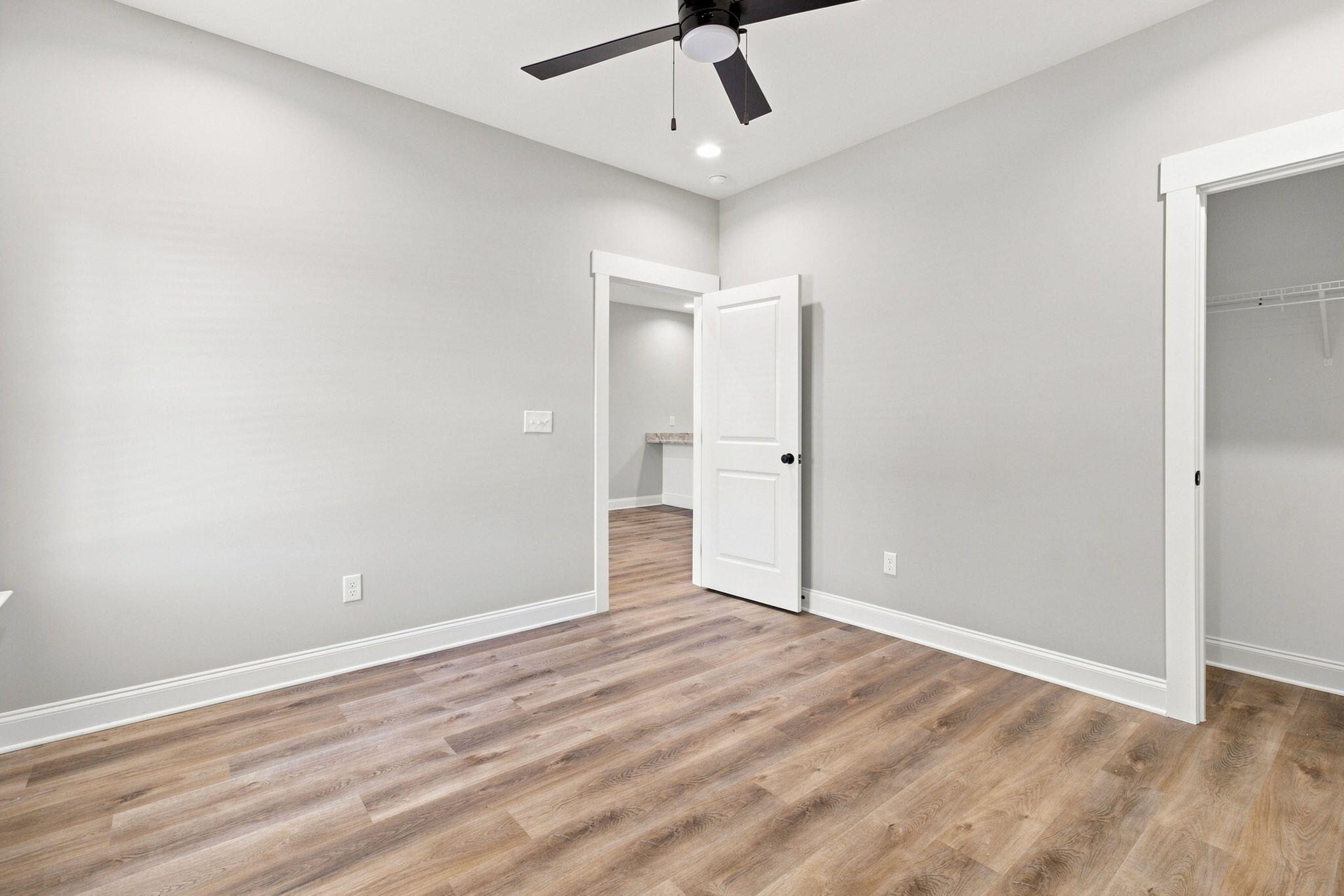 916 Airport Road, Unit 102 Chattanooga, TN 37421 - Photo 15 of 18 Second Bedroom