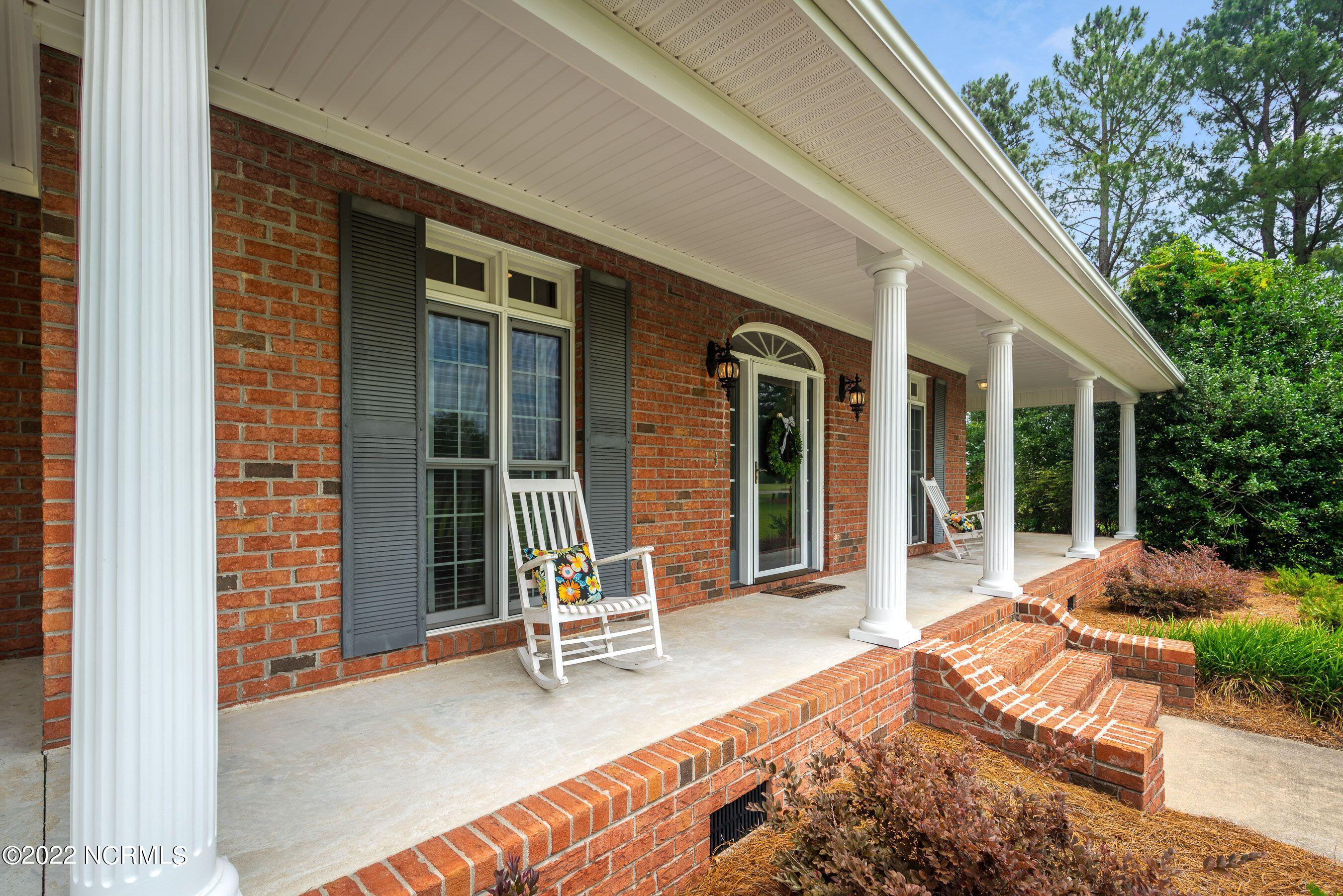 3885 Edwards Road Grimesland, NC 27837 - Photo 5 of 75 l0uaNqx8