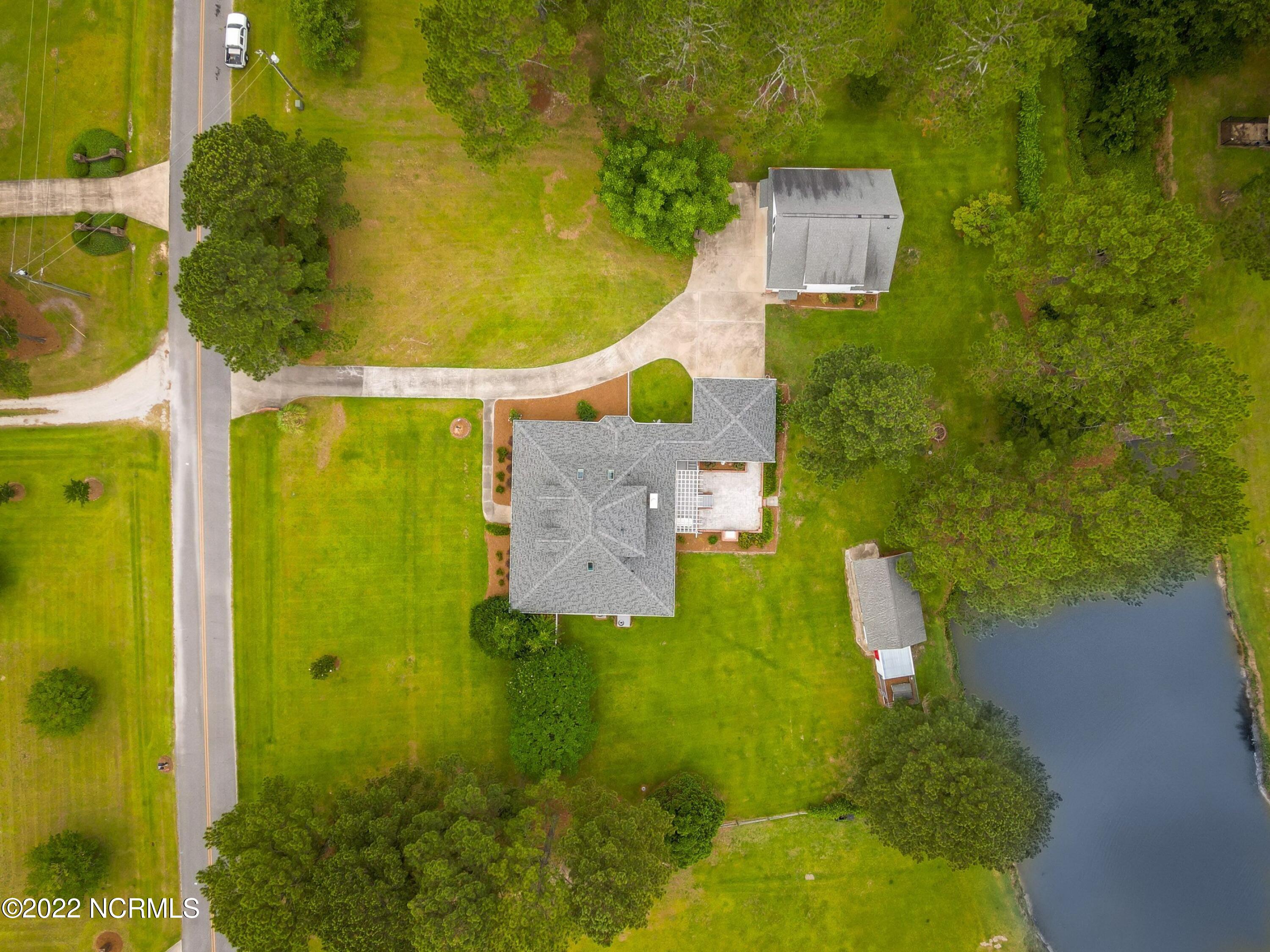 3885 Edwards Road Grimesland, NC 27837 - Photo 71 of 75 GbpfB2nw