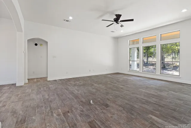 $458,000 | 140 Great Oaks Boulevard, La Vernia, TX 78121