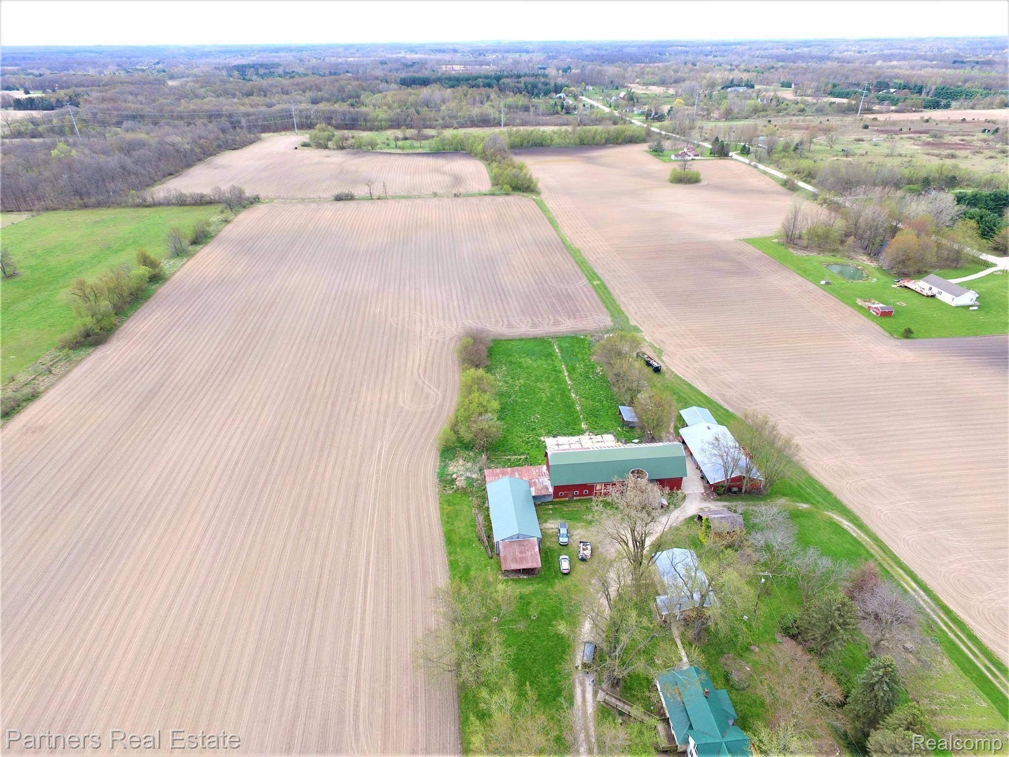 2387 West Cohoctah Road Byron, MI 48418 - Photo 12 of 50 DJI_0832.JPG
