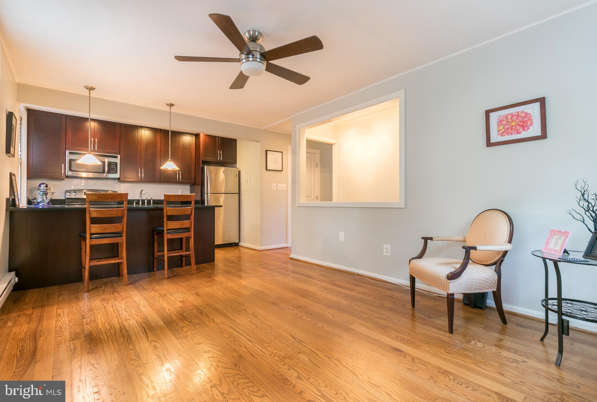 61 A Ridge Greenbelt, MD 20770 - Photo 6 of 9 Living room