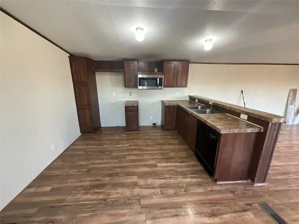 $1,250 | 133 Country Oaks Street, Brazoria, TX 77422