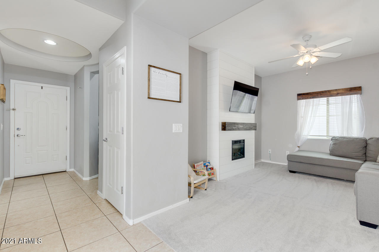 4742 East Redfield Road Gilbert, AZ 85234 - Photo 7 of 26 08-Redfield