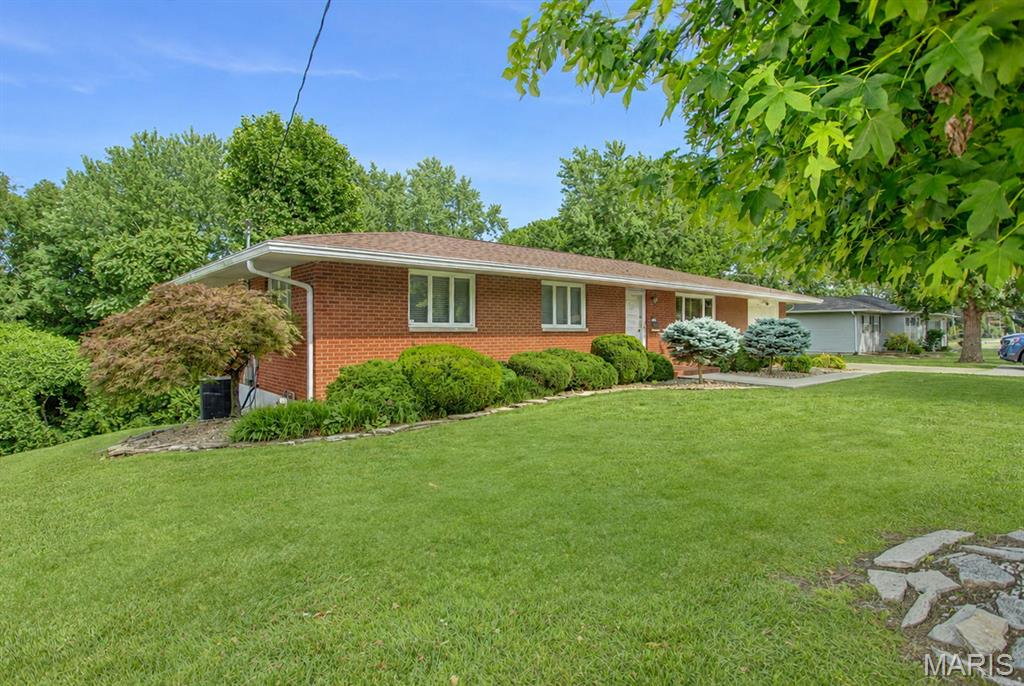 4 Chapel Court Collinsville, IL 62234 - Photo 4 of 68