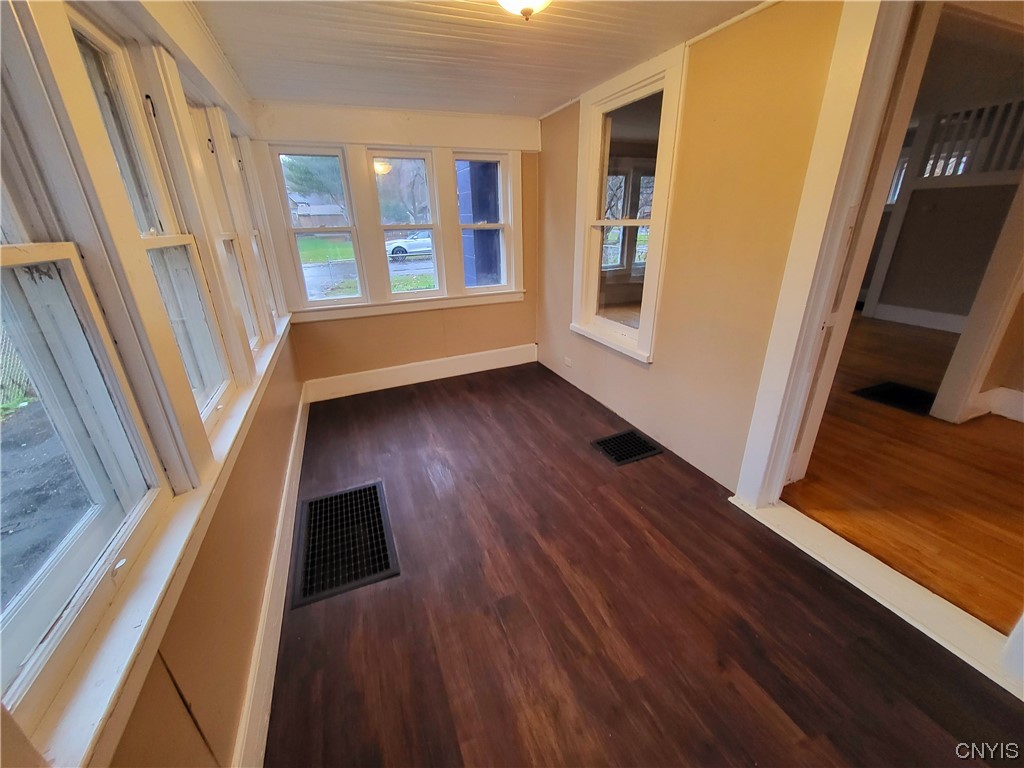 109 Smith Road Syracuse, NY 13207 - Photo 16 of 33
