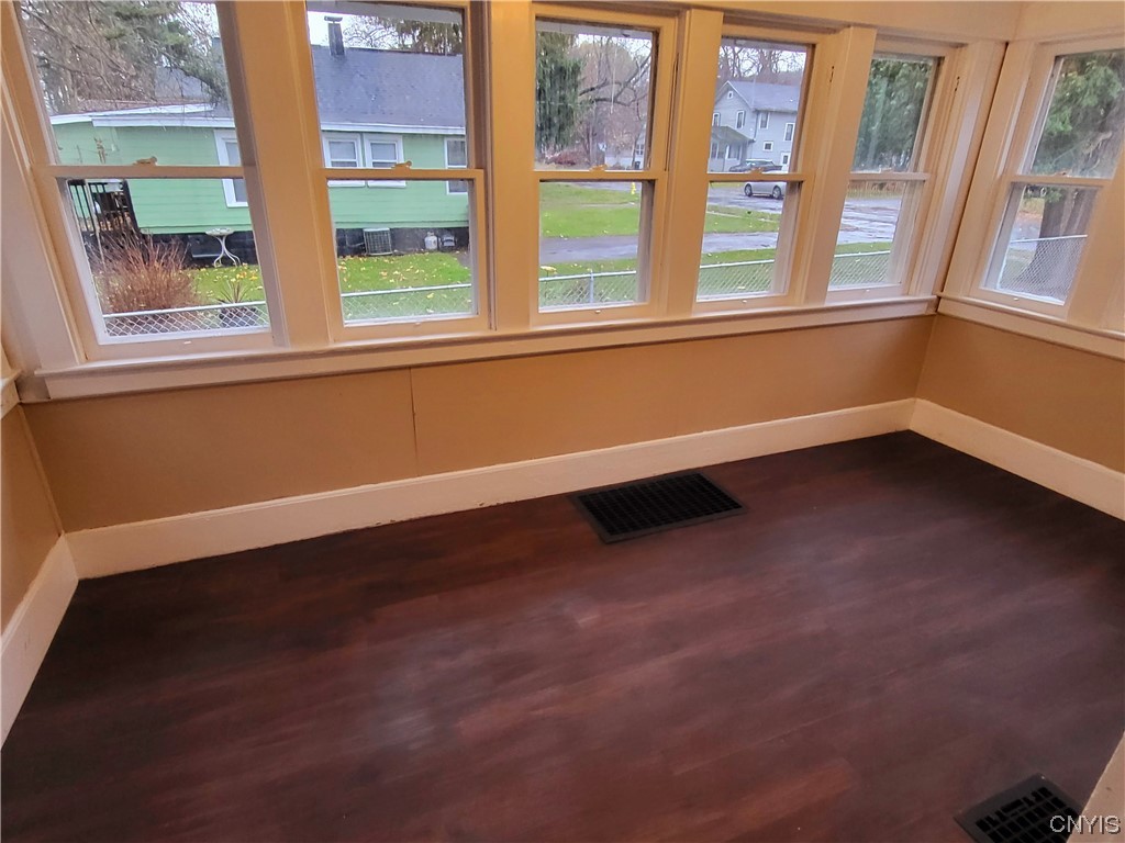 109 Smith Road Syracuse, NY 13207 - Photo 17 of 33