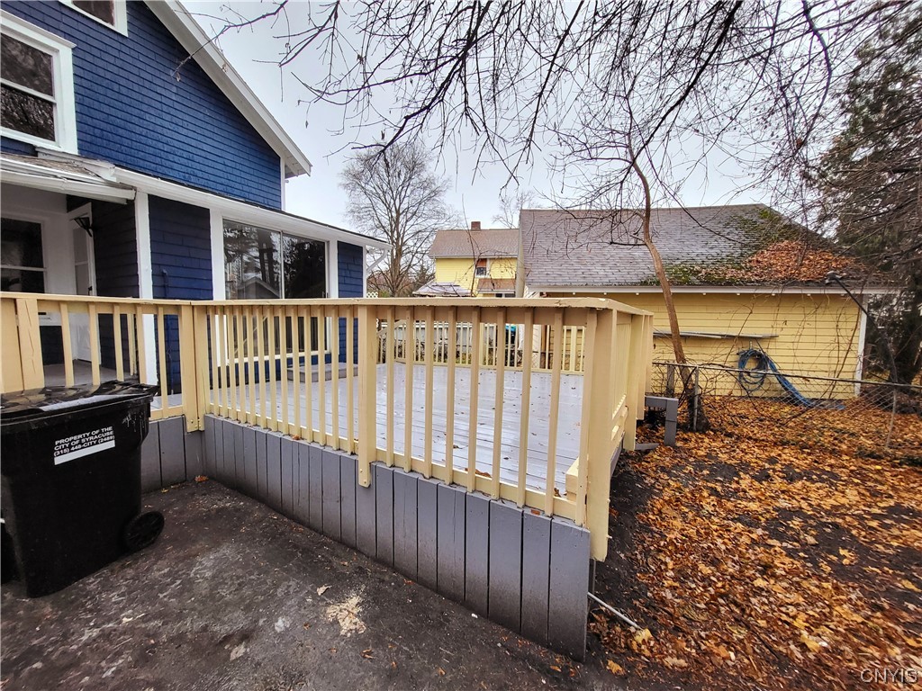 109 Smith Road Syracuse, NY 13207 - Photo 7 of 33