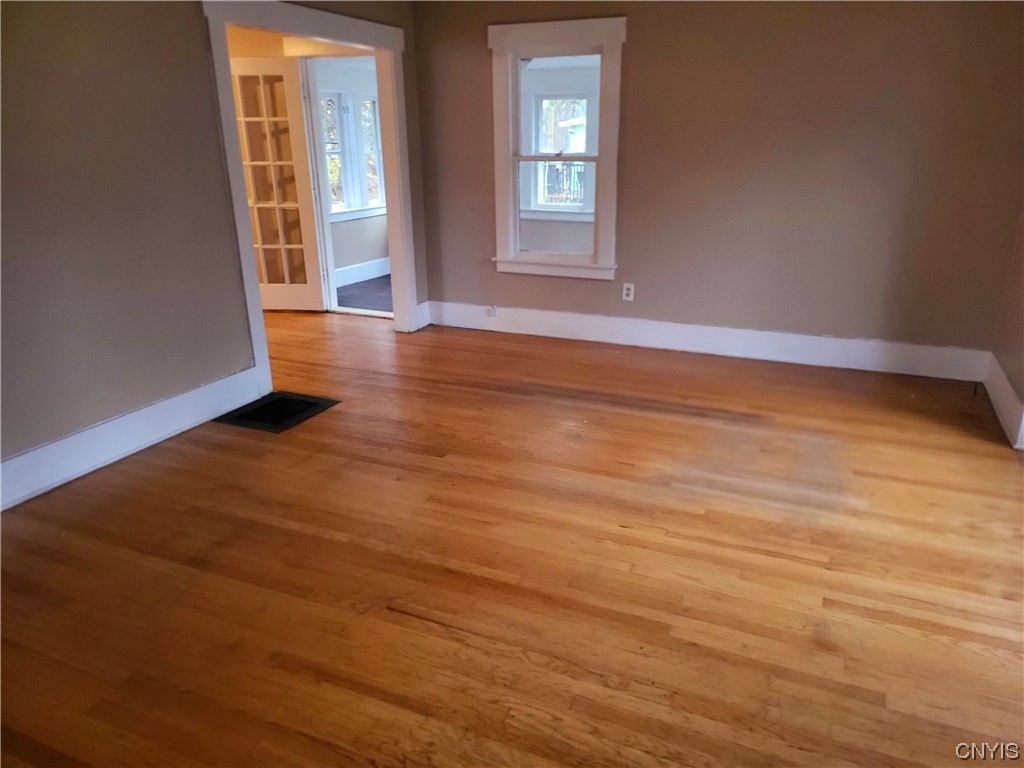 109 Smith Road Syracuse, NY 13207 - Photo 10 of 33