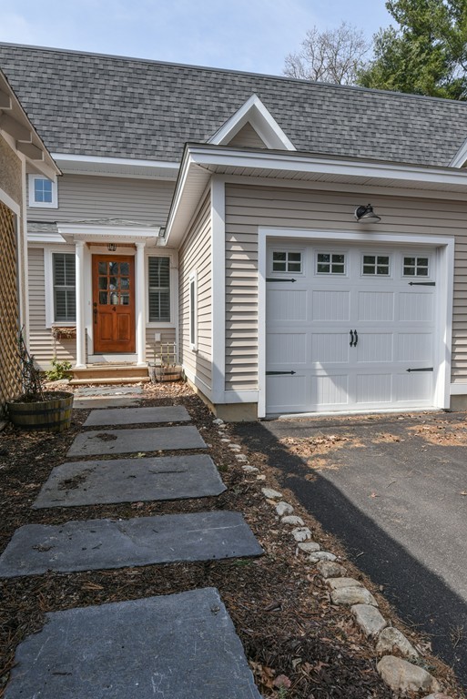 32 North Prospect Street, Unit 4 Amherst, MA 01002 - Photo 26 of 29 a front view of a house