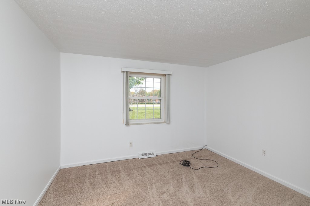 4785 Columbia Road, Unit 103 North Olmsted, OH 44070 - Photo 8 of 18 Bedroom