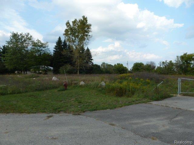 1263 Peavy Road Howell, MI 48843 - Photo 2 of 4 Peavy 001