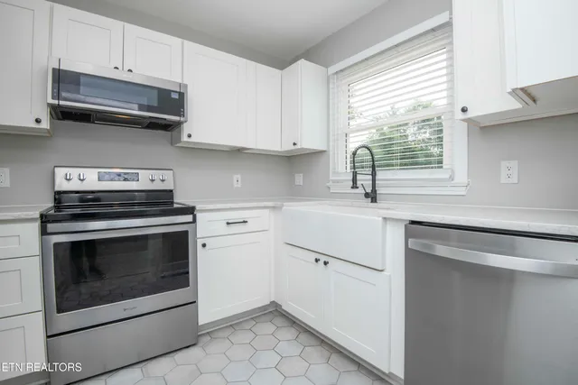 $305,000 | 310 Canterbury Drive, Knoxville, TN 37920