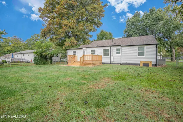 $305,000 | 310 Canterbury Drive, Knoxville, TN 37920