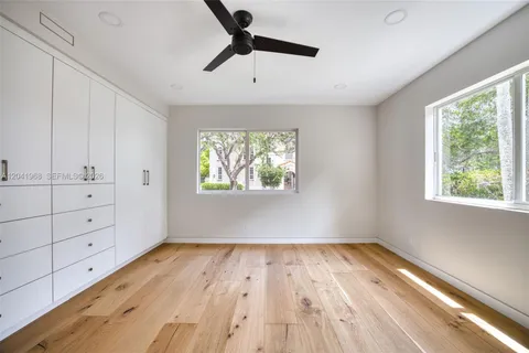 $675,000 | 100 Edgewater Drive, Unit 142, Coral Gables, FL 33133