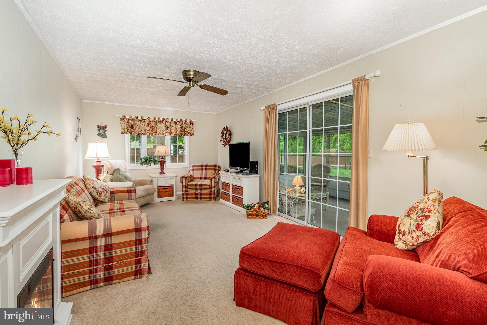 345 Sarhelm Road Harrisburg, PA 17112 - Photo 6 of 33 Family room