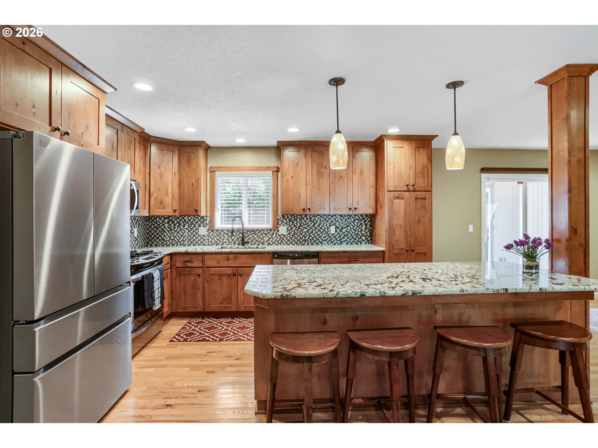 2025 Southwest 139th Avenue Beaverton, OR 97005 - Photo 6 of 28