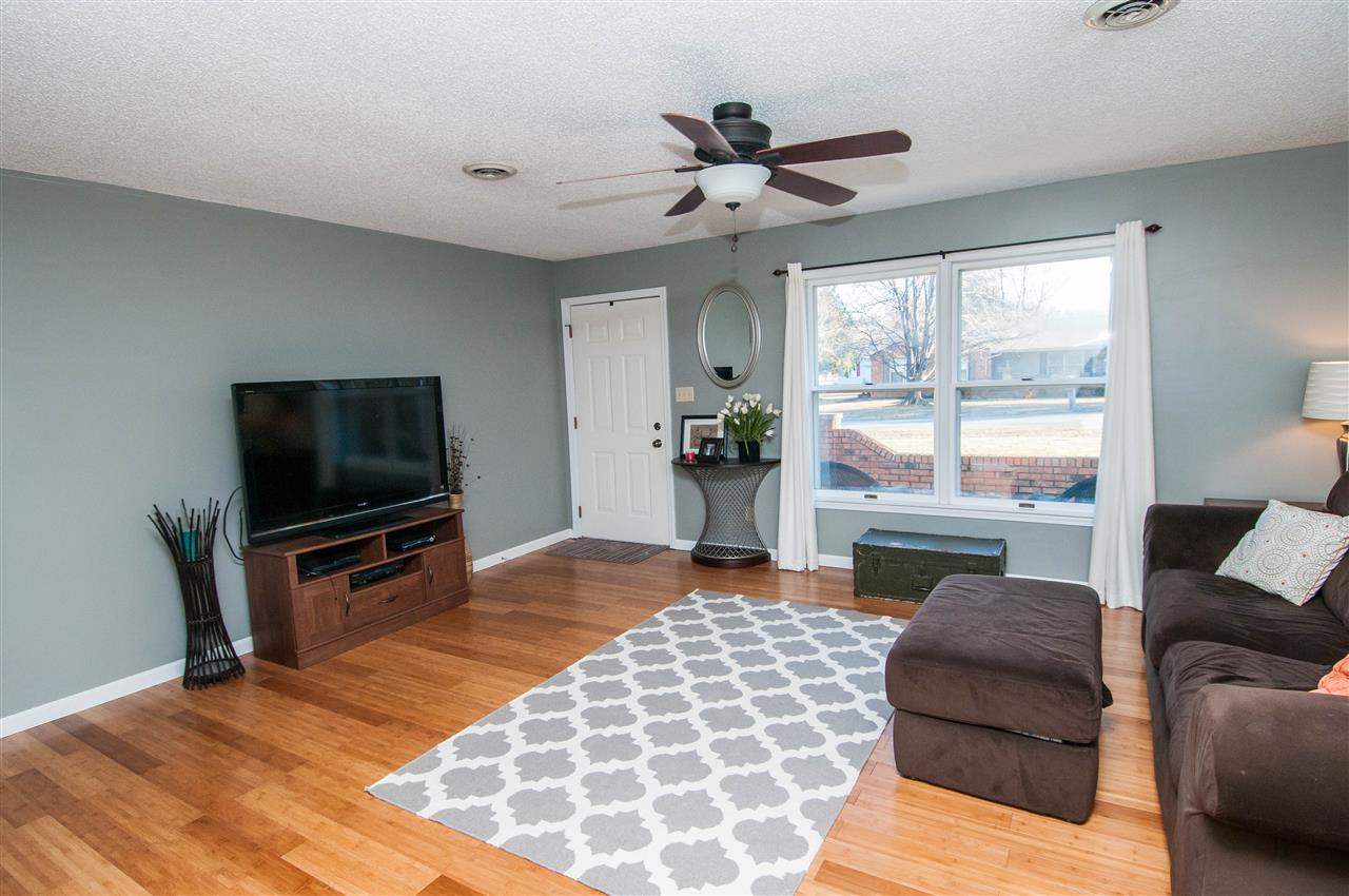 2707 Raney Drive Vincennes, IN 47591 - Photo 3 of 20 Gallery Image 3