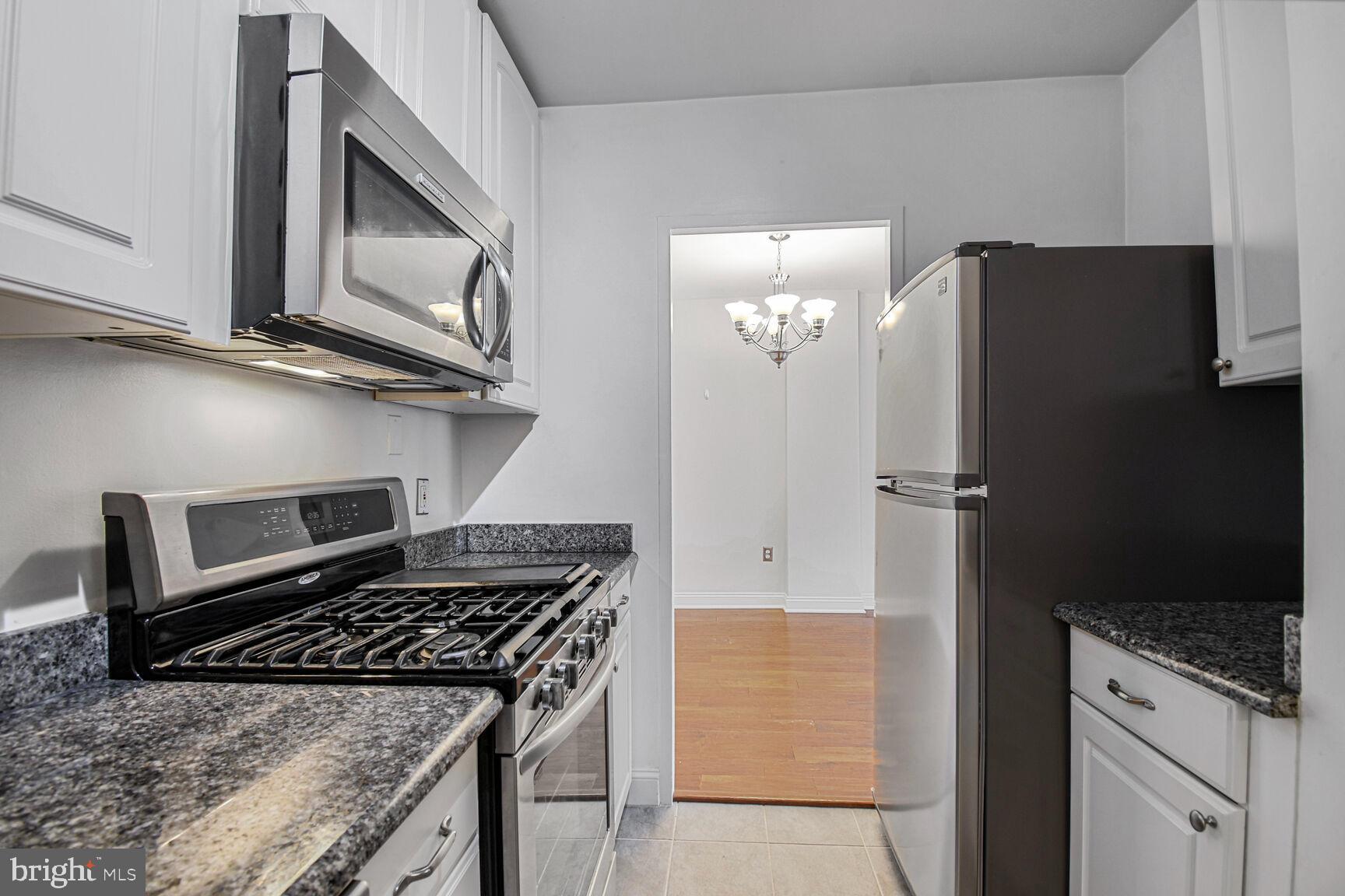 4000 Tunlaw Road Northwest, Unit 419 Washington, DC 20007 - Photo 6 of 27 Kitchen