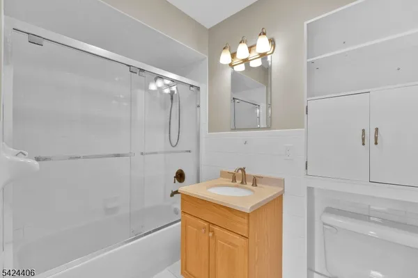 $3,850 | 48 Edgefield Drive, Morris Plains, NJ 07950