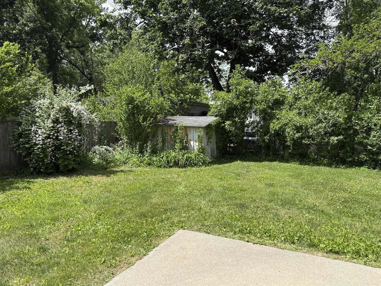 1925 Nichols Road Kalamazoo, MI 49006 - Photo 8 of 26