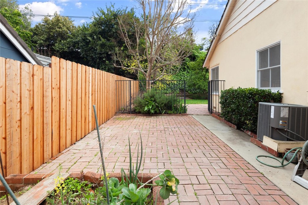 3734 Wrightwood Drive Studio City, CA 91604 - Photo 24 of 28 a view of a backyard with sitting area
