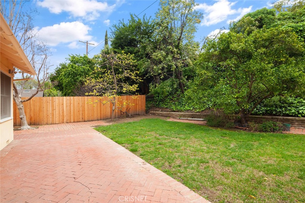 3734 Wrightwood Drive Studio City, CA 91604 - Photo 27 of 28 a view of backyard with green space