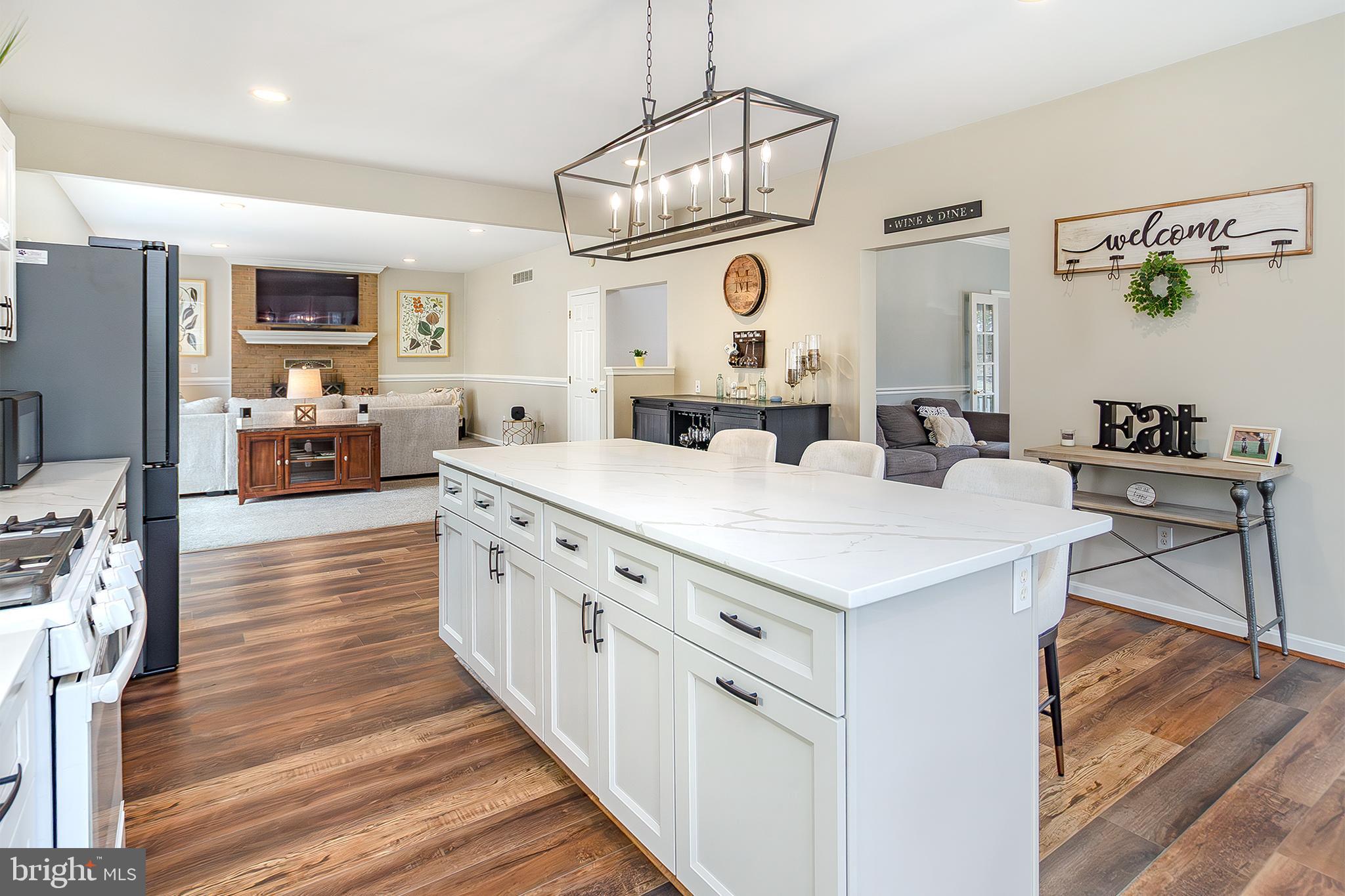 17424 Masemore Road Parkton, MD 21120 - Photo 16 of 71 Flow into Living Room