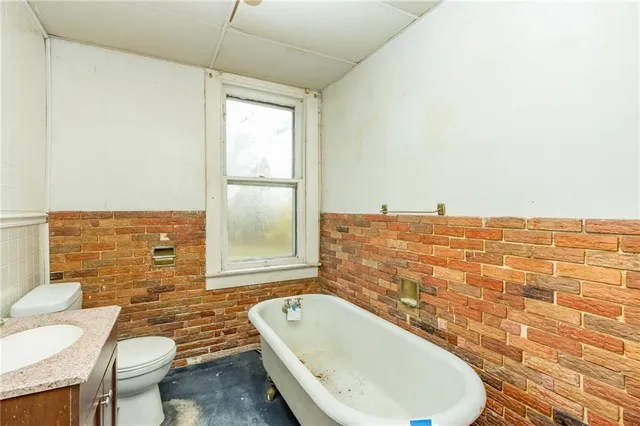 a bathroom with a toilet