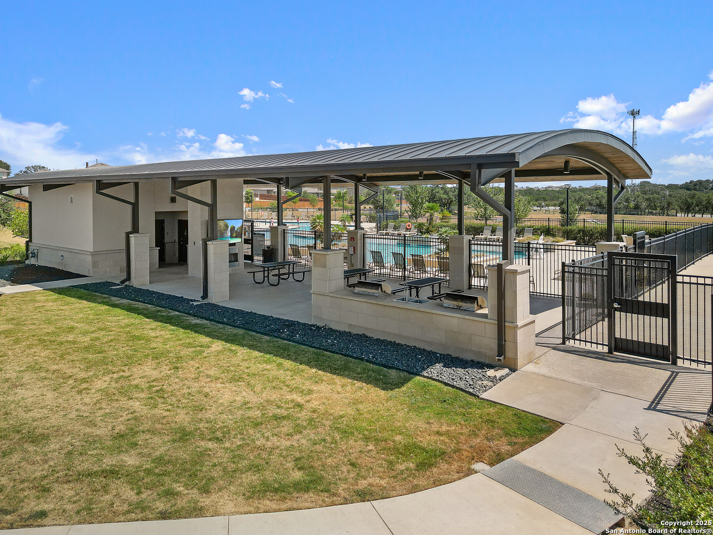 5022 Dancing Gopher San Antonio, TX 78261 - Photo 36 of 36 a swimming pool with outdoor seating