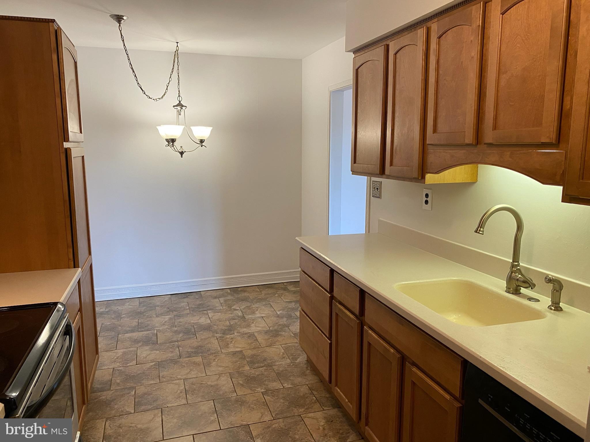 503 Haddonfield Commons, Unit 503 Haddonfield, NJ 08033 - Photo 15 of 34 Gallery Image 15