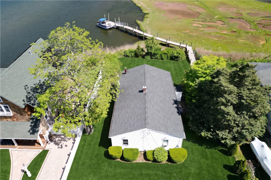 151 Conanicus Road Narragansett, RI 02882 - Photo 3 of 20