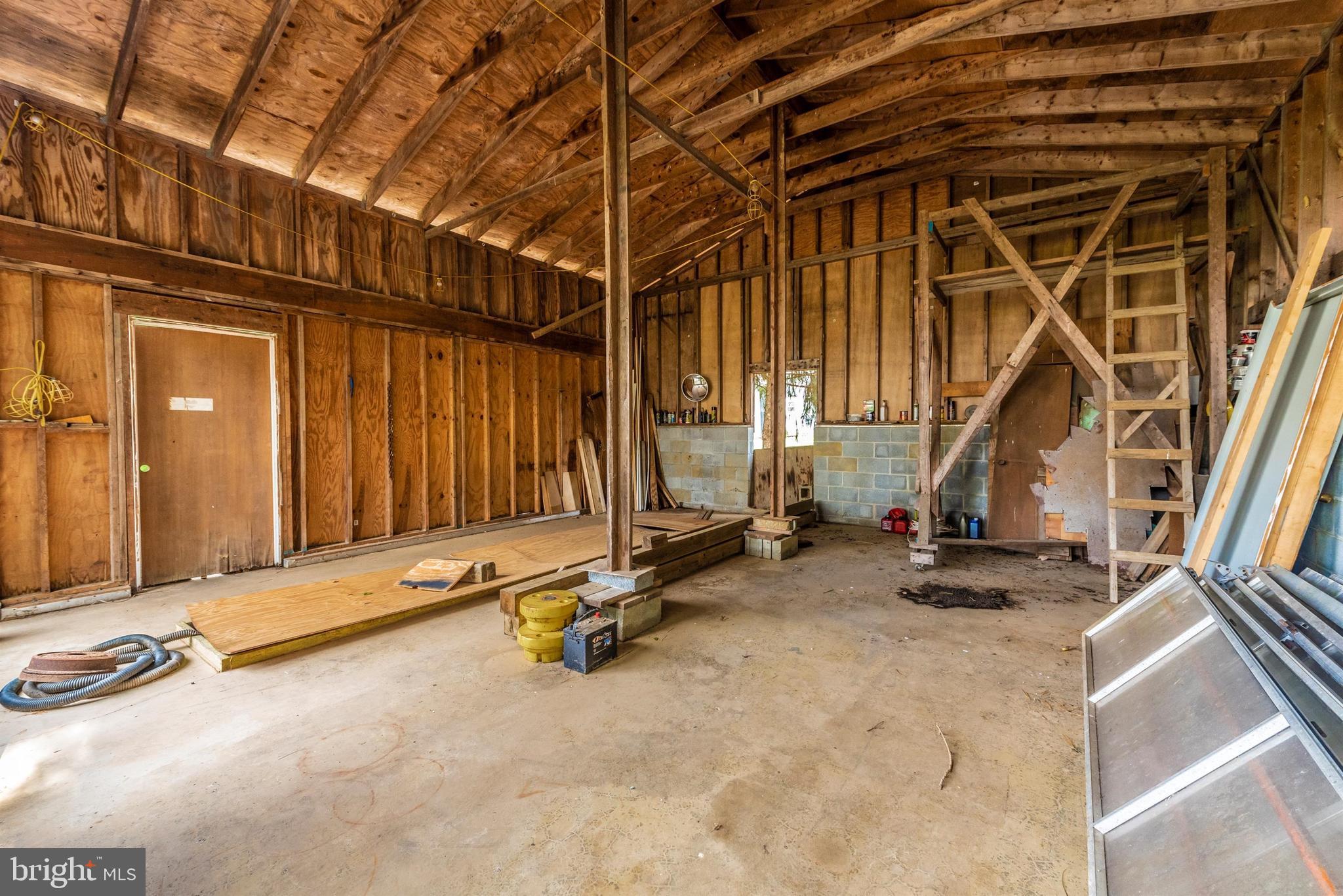 8621 Chestnut Grove Road Frederick, MD 21701 - Photo 22 of 22 Grease pit, extra height - perfect for motorheads.