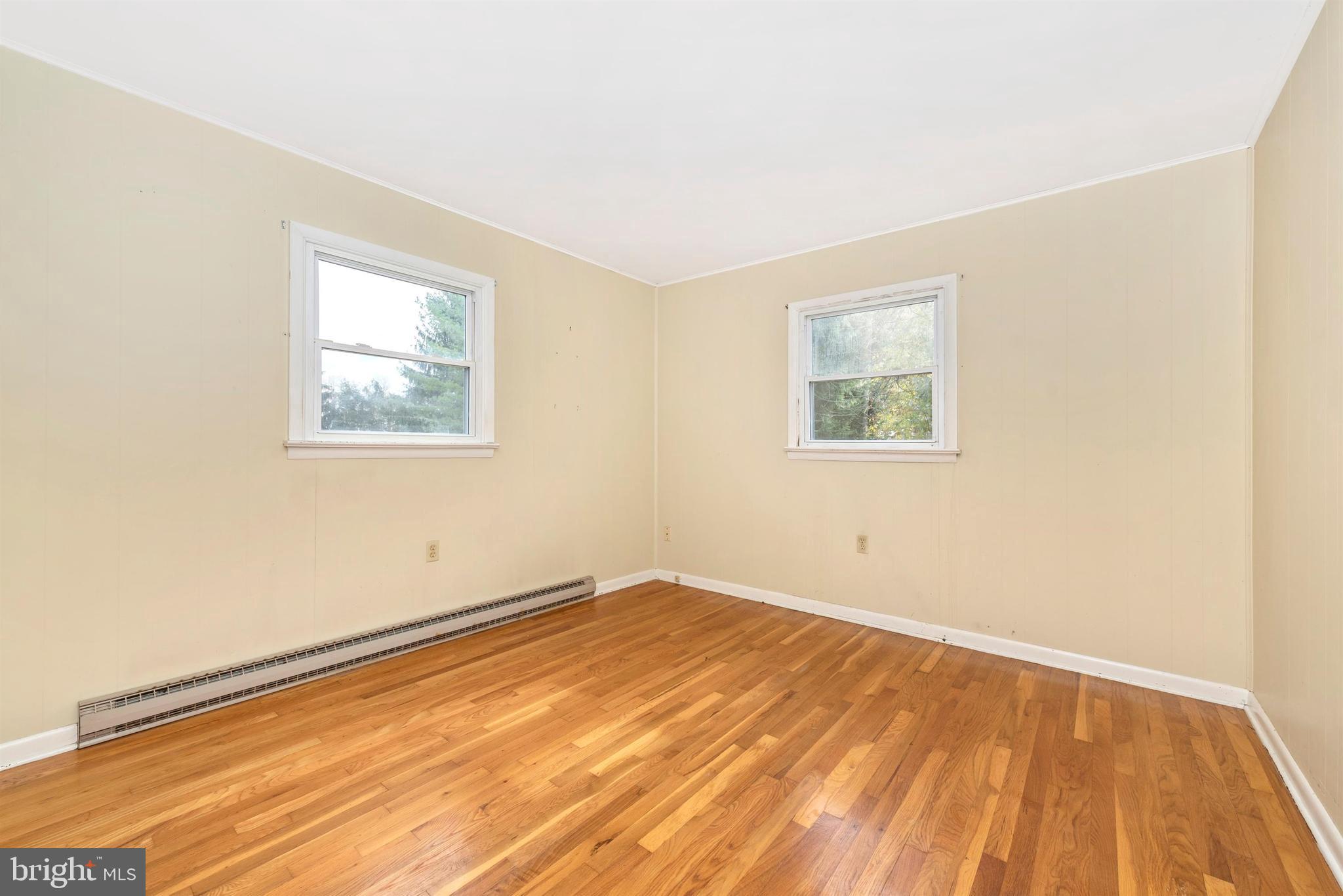 8621 Chestnut Grove Road Frederick, MD 21701 - Photo 10 of 22 Master bedroom