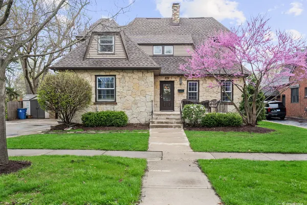 $865,000 | 397 Holly Avenue, Elmhurst, IL 60126