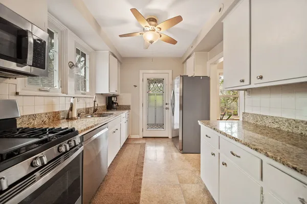 $865,000 | 397 Holly Avenue, Elmhurst, IL 60126